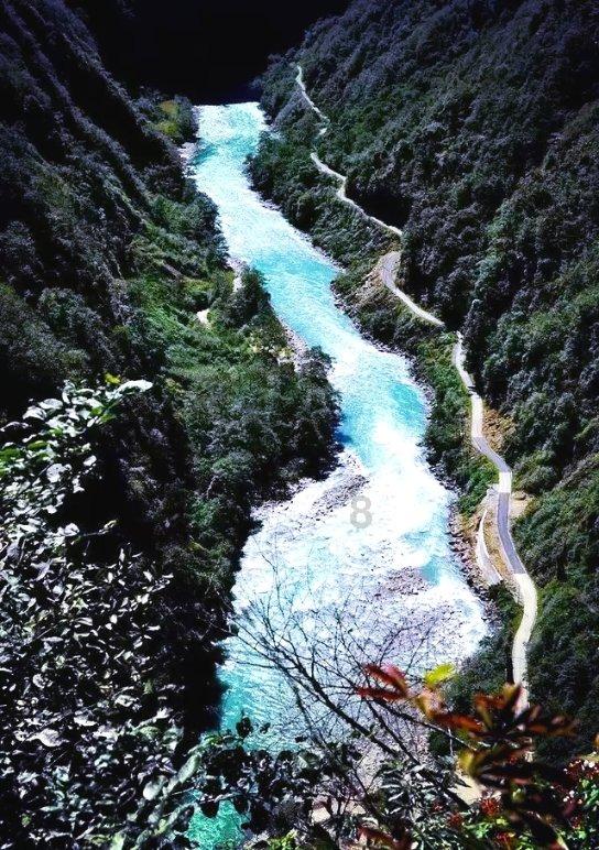 （新春走基层）“中原侨乡”河南固始龙窑年货大集市开集